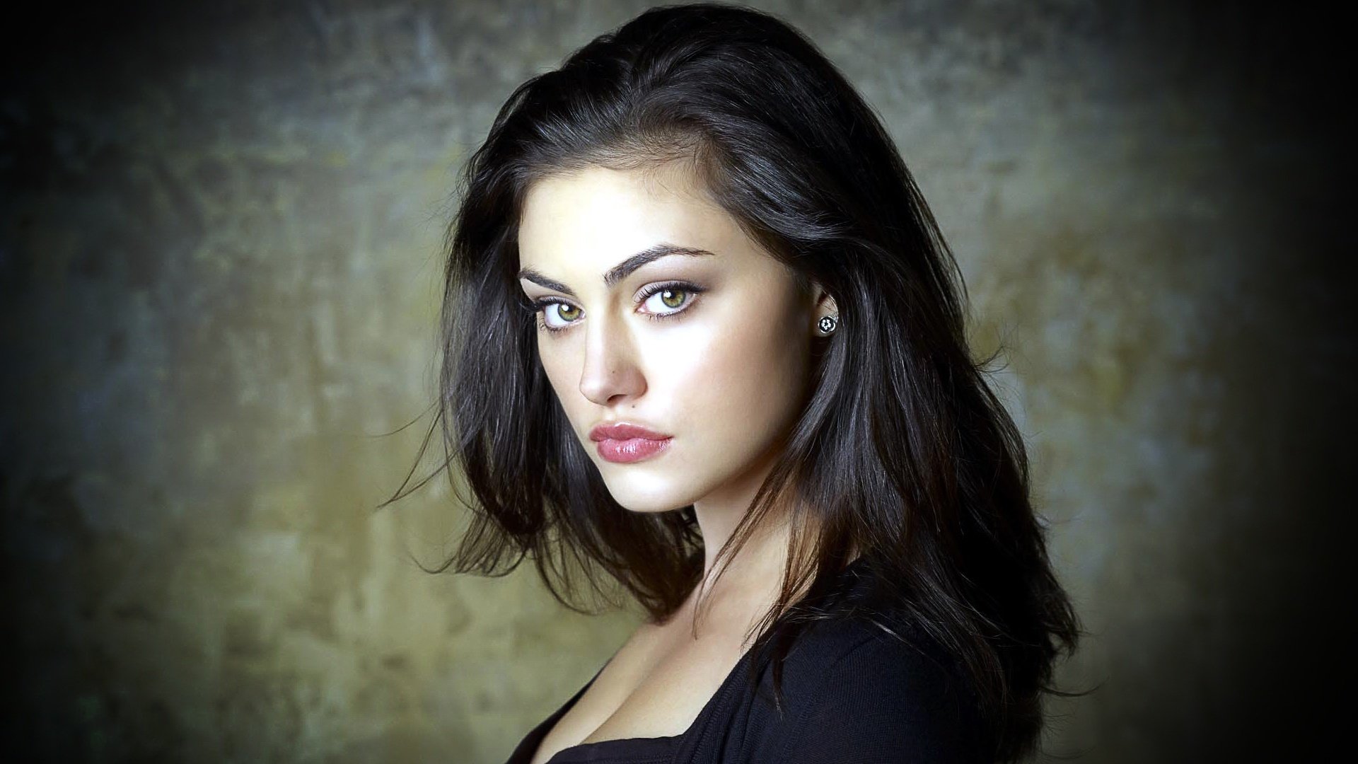 películas chica morena actriz phoebe tonkin círculo secreto serie de televisión bruja círculo secreto