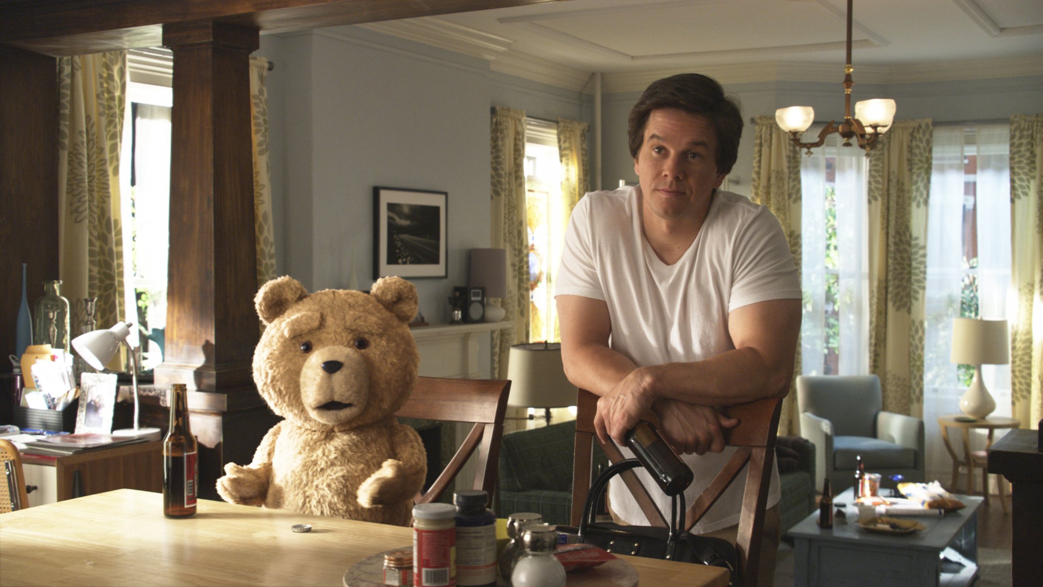 The third extra Ted Mark Wahlberg John Bennett