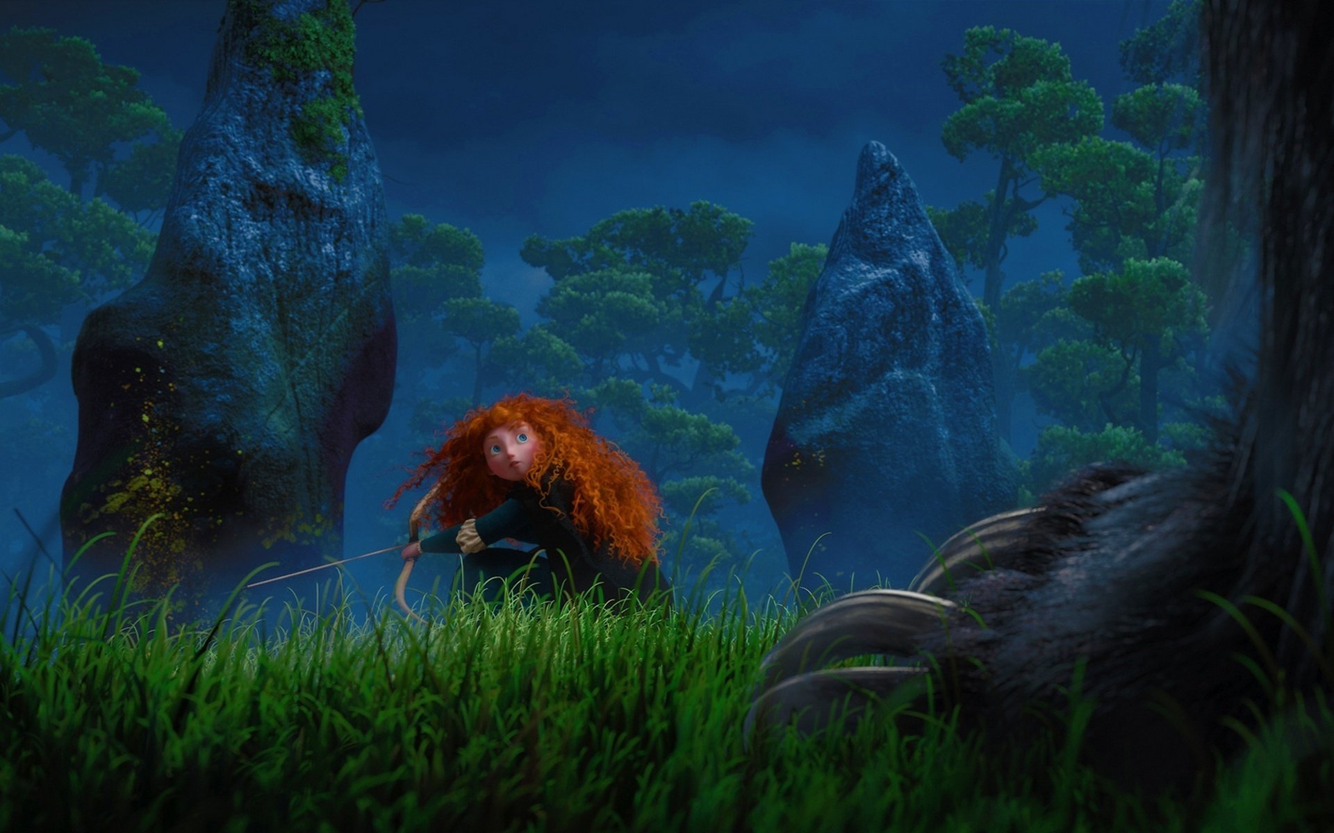 film disney pixar szkocja księżniczka archer merida rude włosy las wieczór waleczne serce kreskówka pixar ruda dziewczyna łuczniczka wojownik dolmeny drzewa