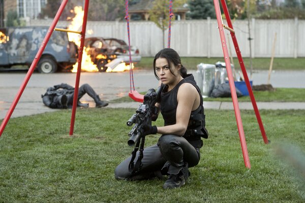 Michelle Rodriguez in the movie Resident Evil 