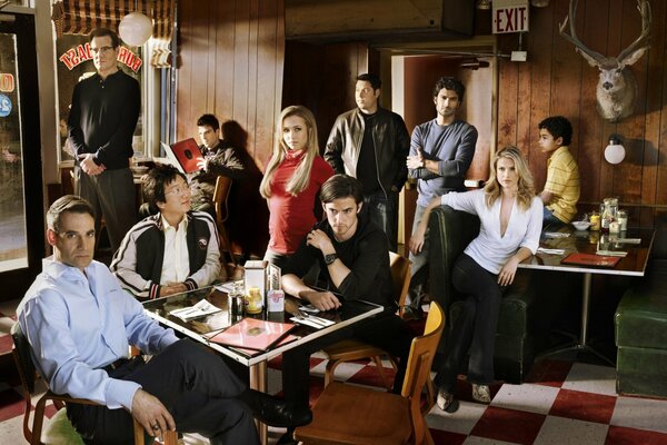 Photo of the cast of the series heroes