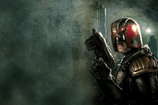 Juez Dredd casco y armas