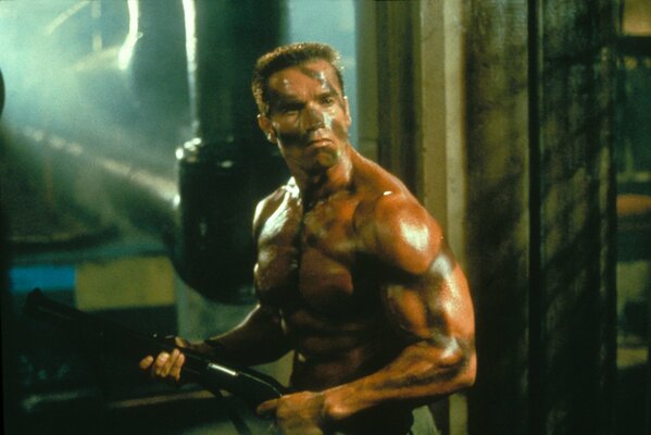 Arnold Schwarzenegger im legendären Kommando-Film