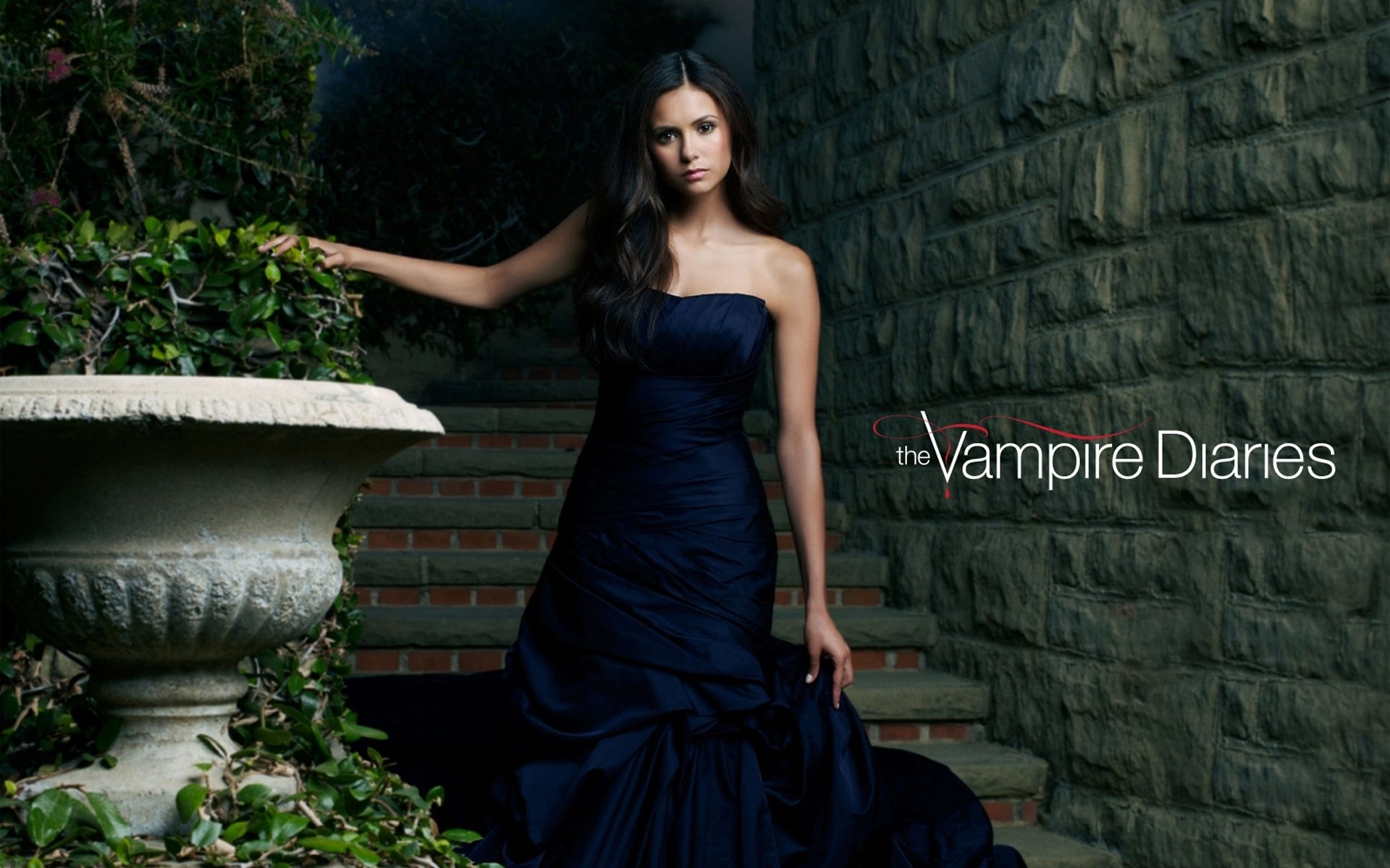 nina dobrev the vampire diaries actriz