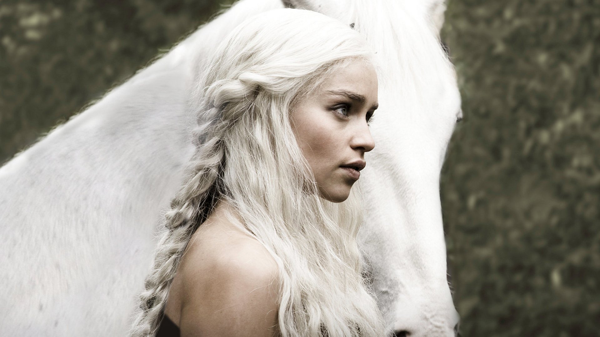 game of thrones daenerys targaryen khaleesi emilia clarke ragazza cavallo capelli attrice