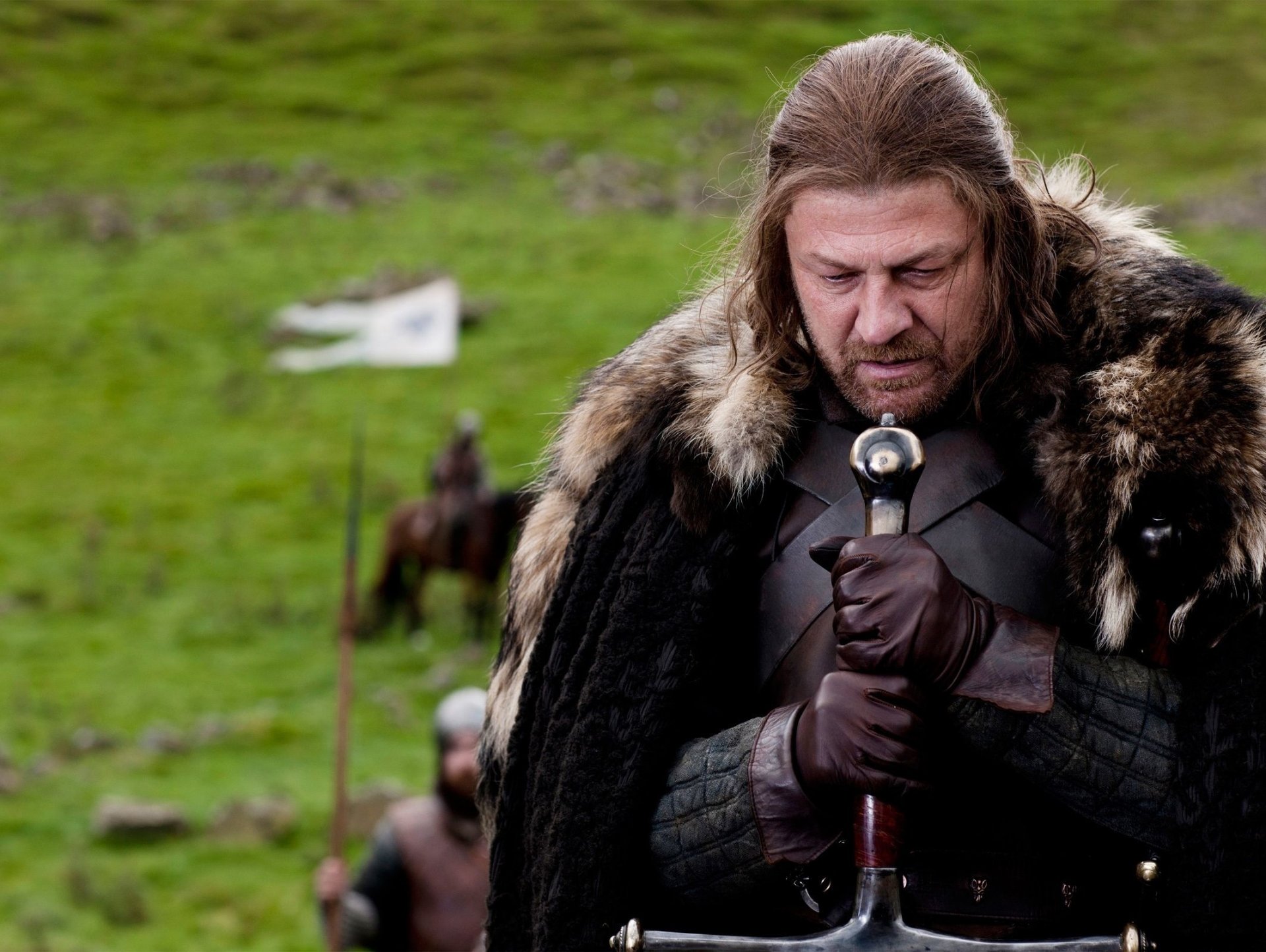 gra o tron sean bean miecz zbroja futro sztandar