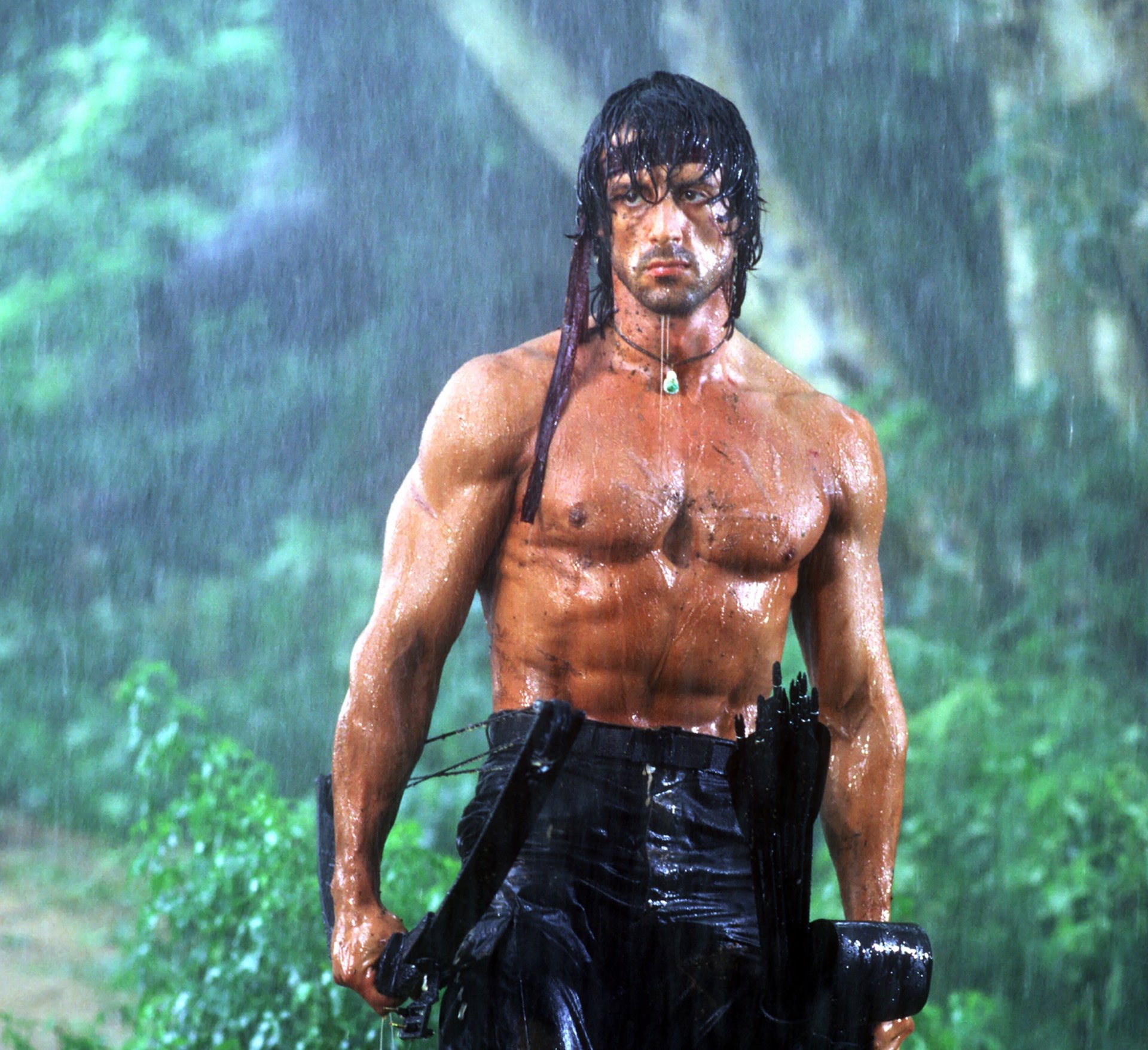 rambo sylvester stallone acción película película lluvia arco flechas chico cuerpo hombre torso músculos fondo de pantalla