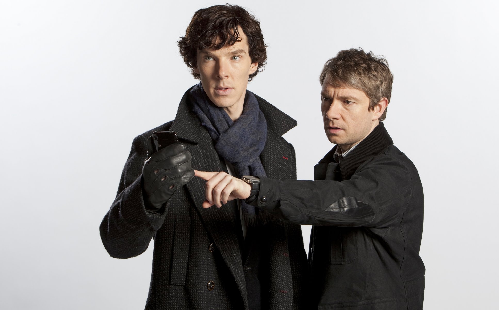 sherlock serie tv bbc holmes benedict cumberbatch john watson john watson martin freeman attori sfondo bianco