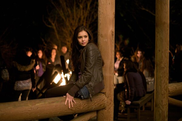 ein Bild aus der serie the vampire diaries mit katherine pierce