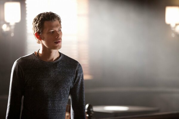 Joseph Morgan portrait photo