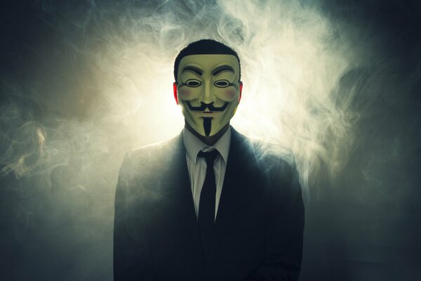 L homme en fumée, vêtu d un cachot et d un masque anonyme du film Vendetta v
