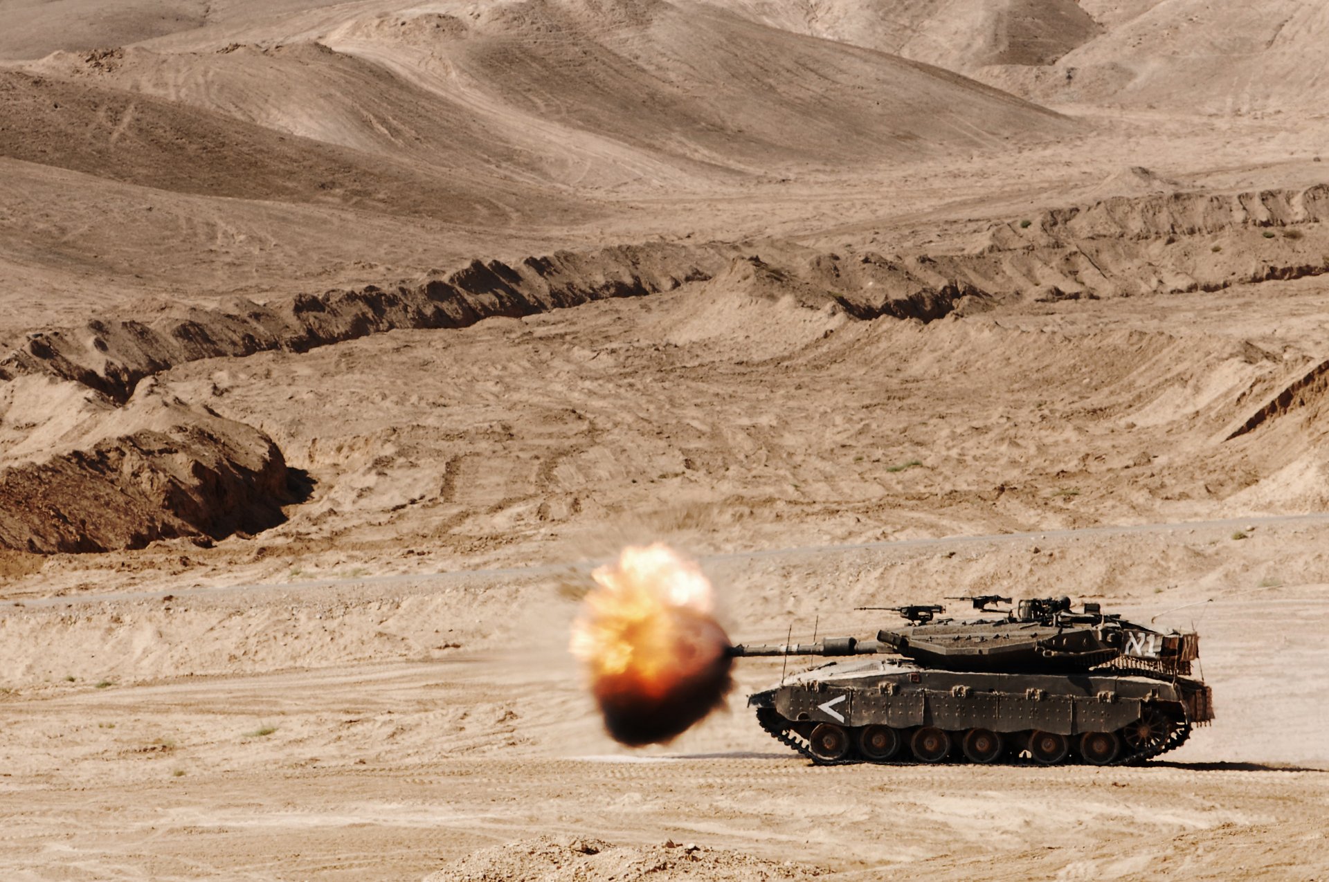 merkava main battle tank of israel fire