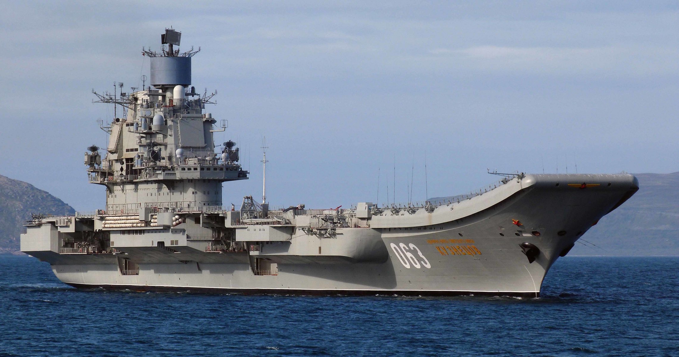 porte-avions amiral flotte soviétique union kuznetsov lourd porte-avions croiseur projet 1143.5 marine fédération de russie russie urss nord flotte mourmansk mer ciel amiral de la flotte soviétique union marine russe marin