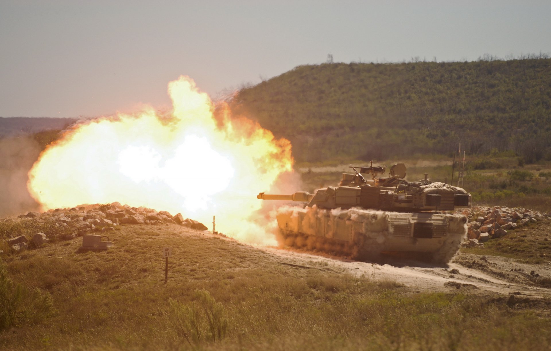 abrams tanque arma