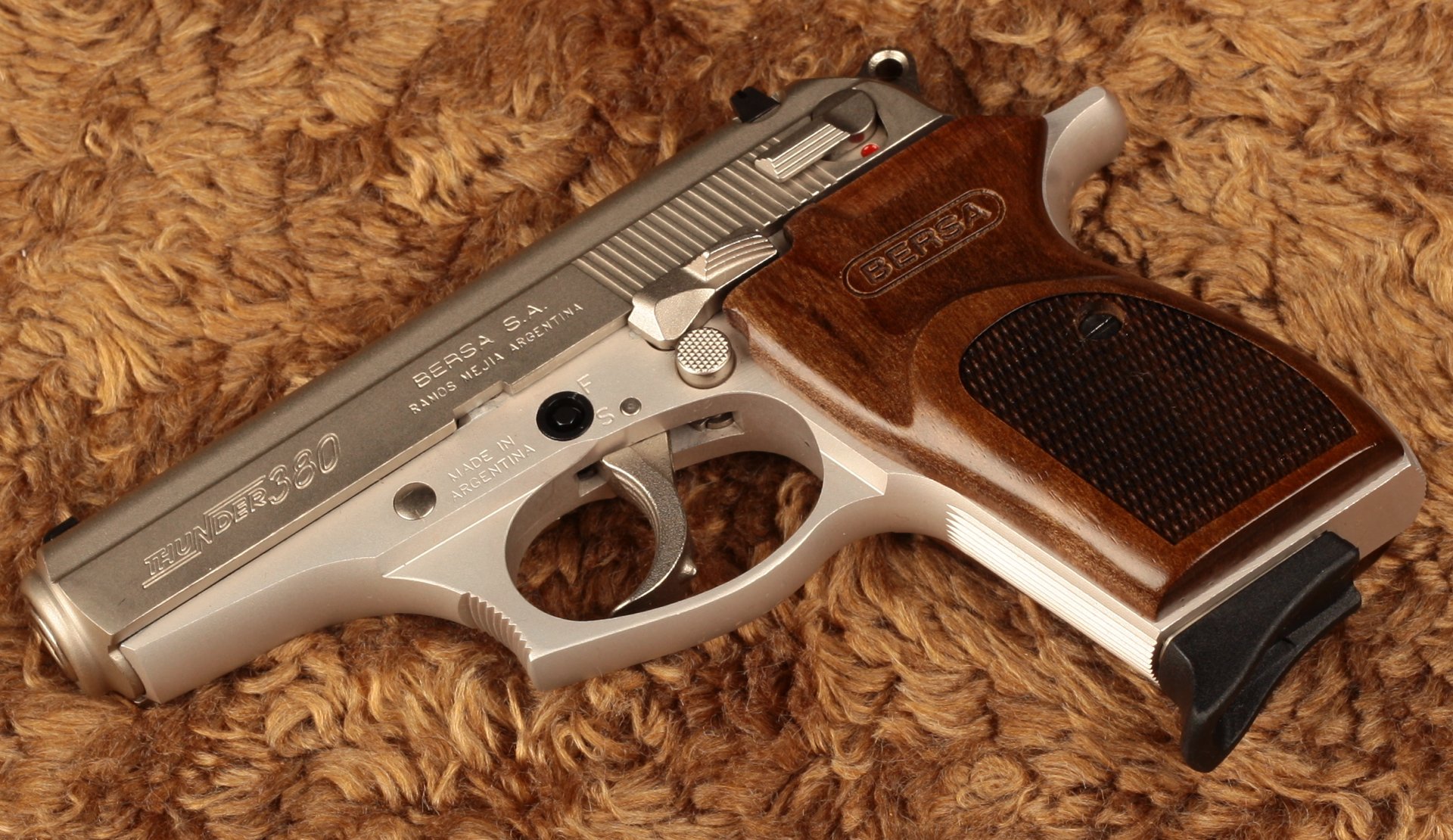 bersa thunder 380 argentine self-loading gun