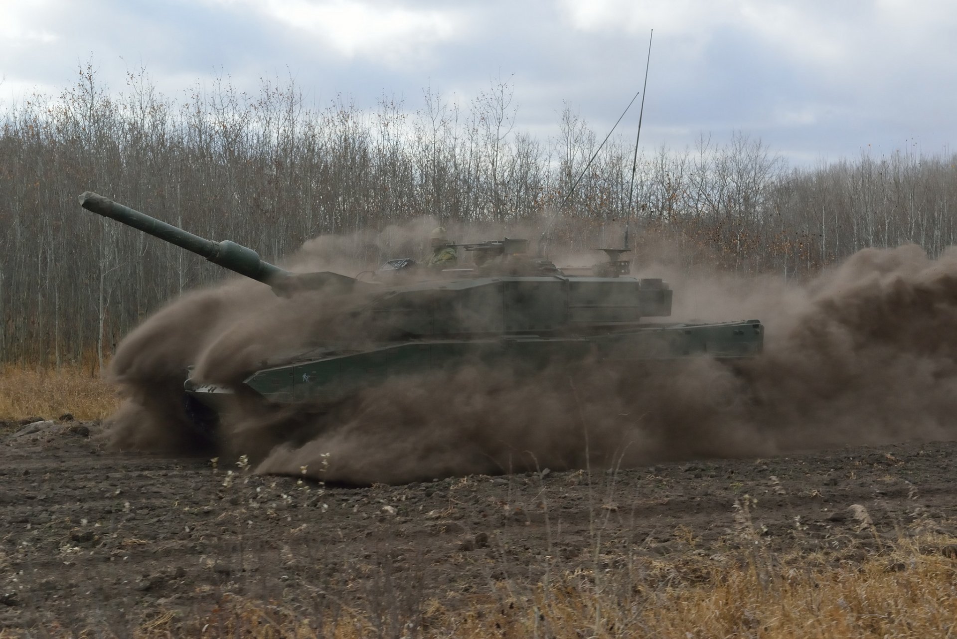 leopard 2a6 leopard 2a6 battle tank dust speed