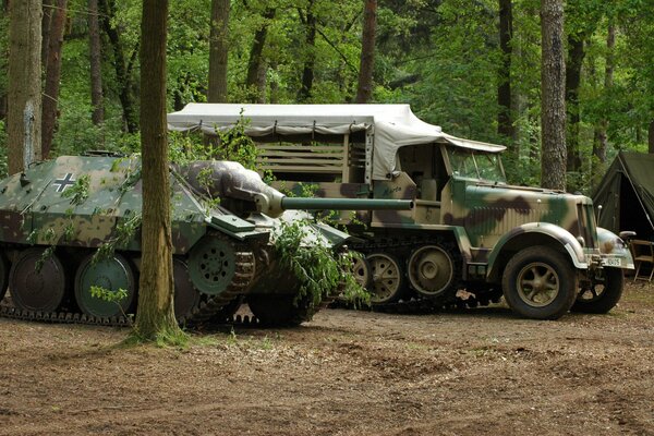 Automoteur d artillerie à chenilles