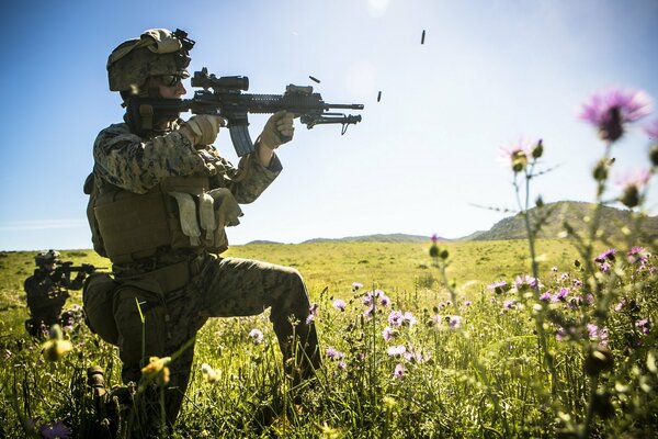 Días soleados de soldados en el ejército