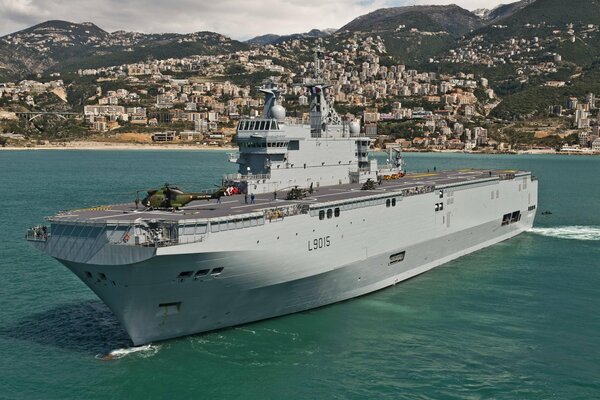 Foto del barco Mistral en el mar