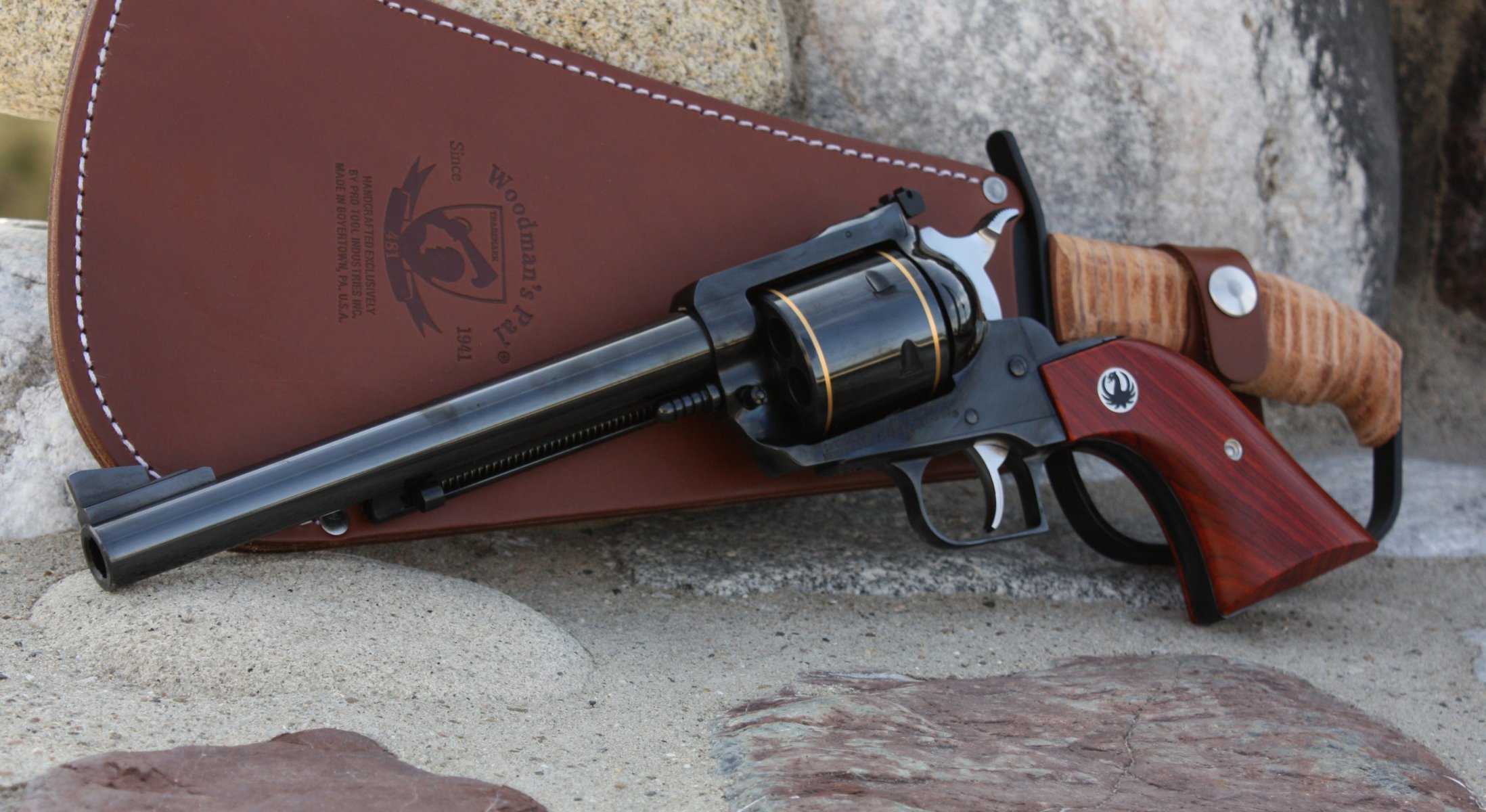 ruger blackhawk super magnum 44 revolver neues modell super blackhawk leistungsstarke tasten single action blackhawk ruger kaliber 22 lr waffe pistole sturm ruger&co inc. drache connecticut usa 6 schüsse 6 schüsse trommel machete leder