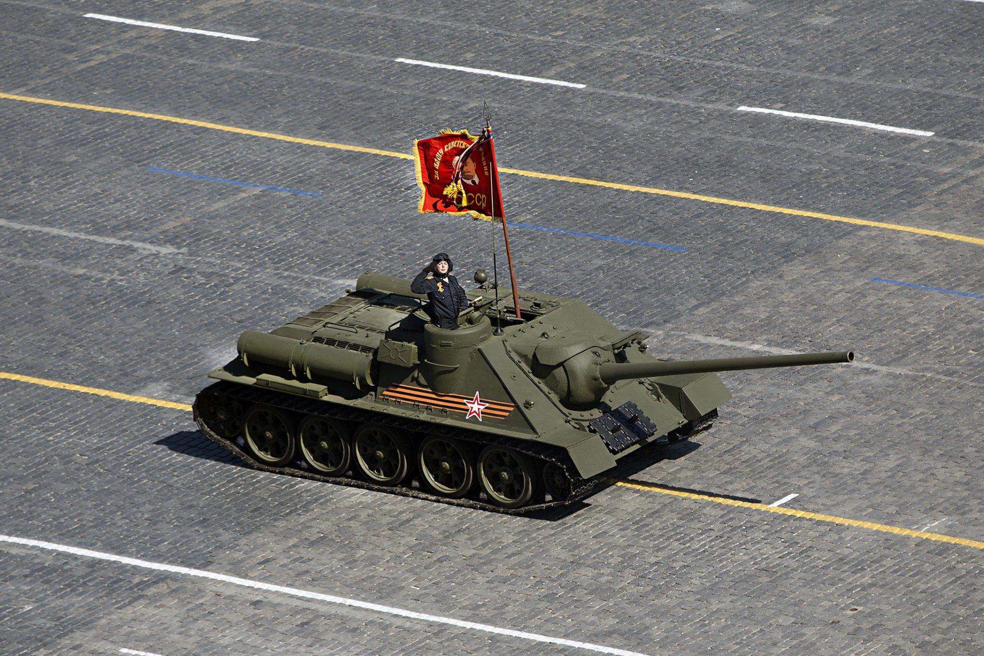 u-100 soviet self-propelled artillery installation victory day holiday red square hit