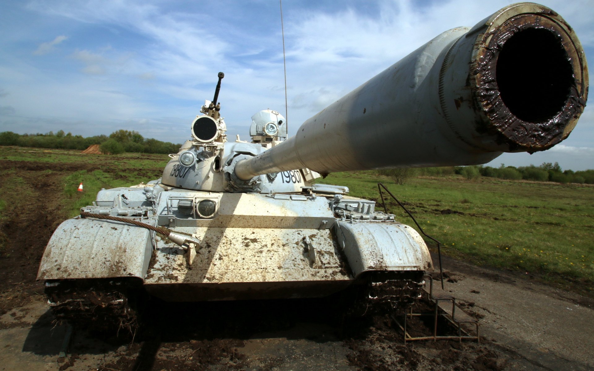 t-55 soviet medium tank trunk the barrel