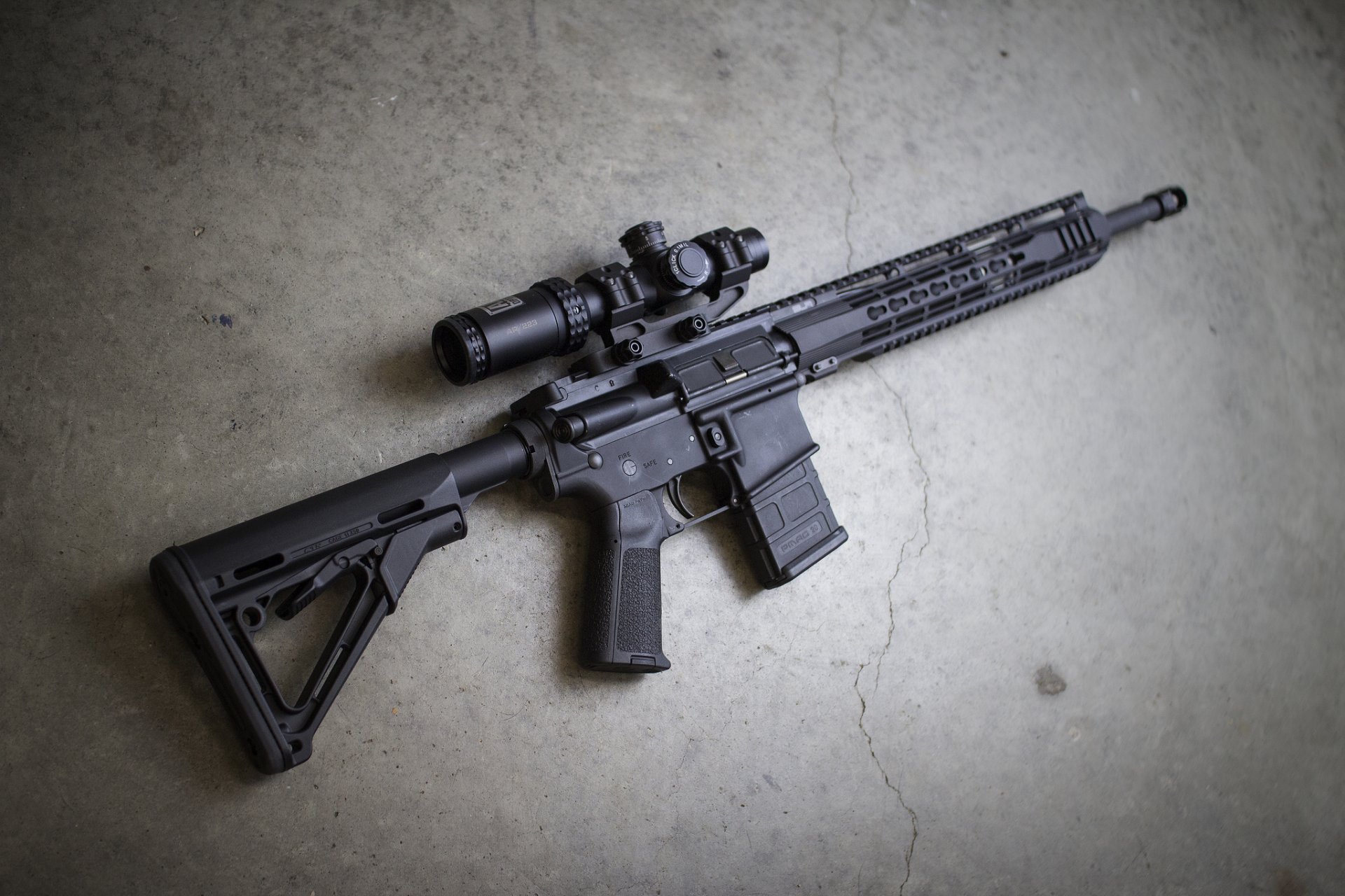 m4 assault semi-automatic rifle weapon