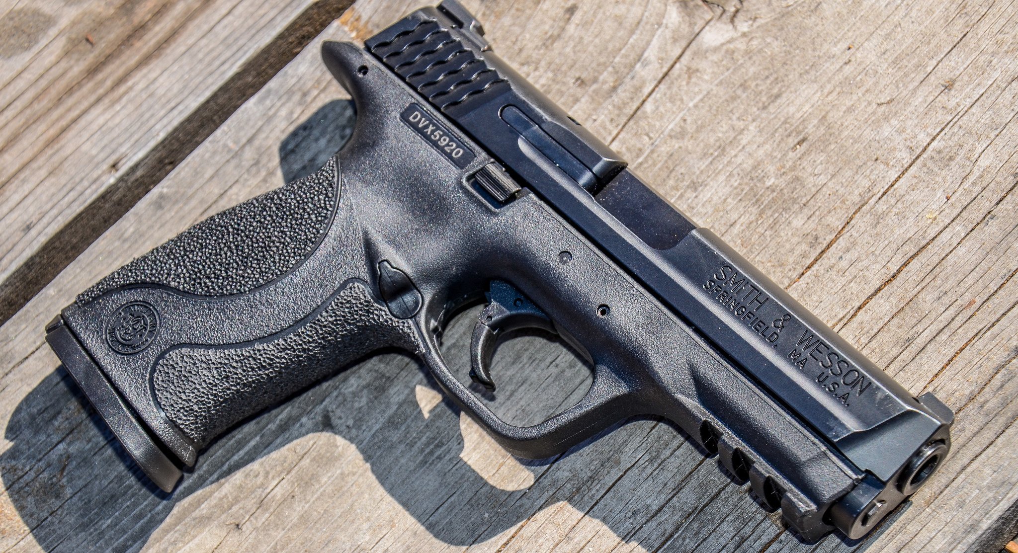 smith & wesson m & p springfield pistolet arme fond