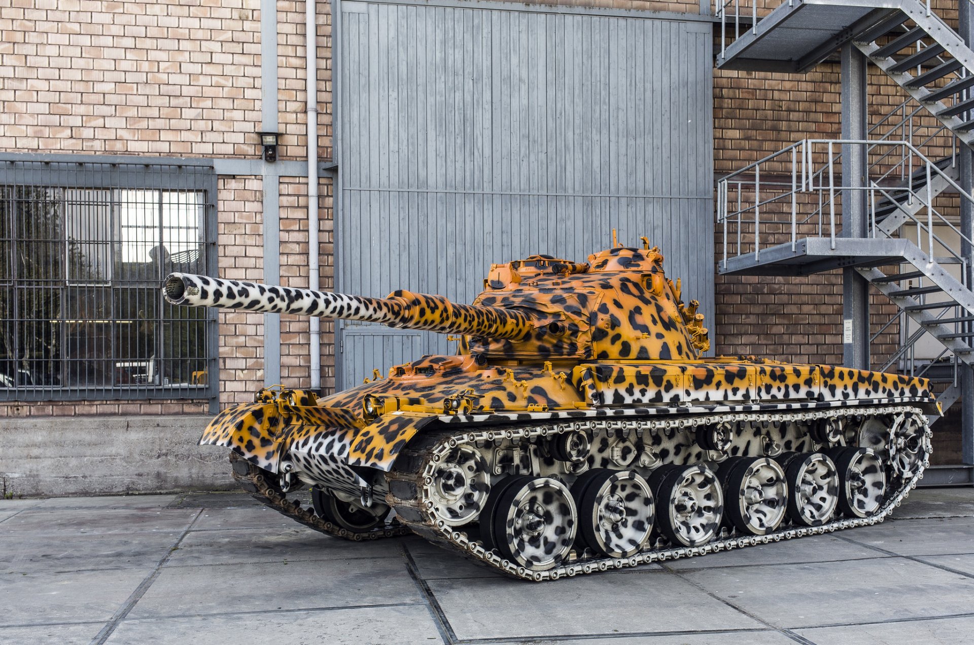 pz 68 suisse moyen réservoir années 1970 camouflage