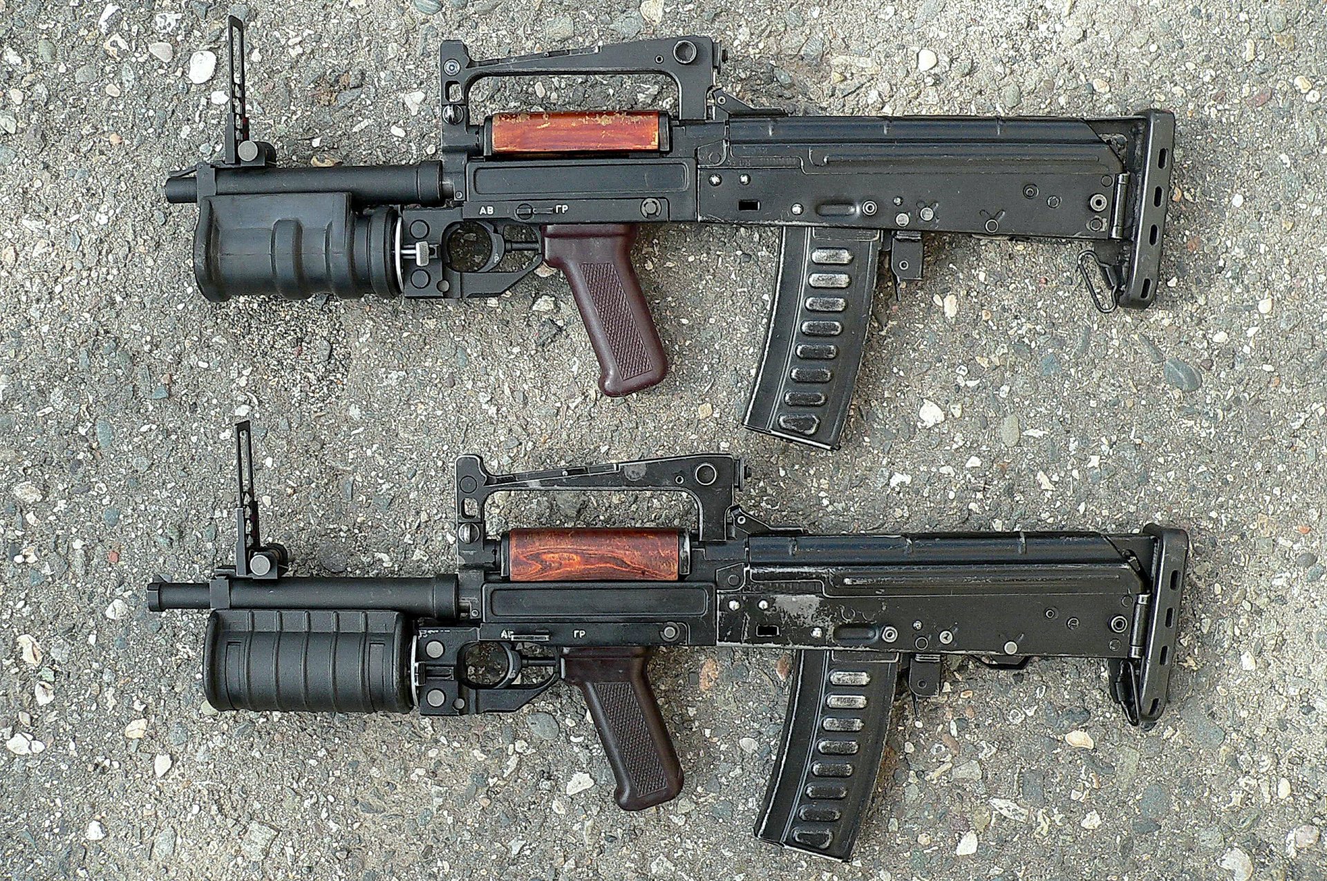 russian assault complex oc-14 thunderstorm developed by tskib soo in 1989 year variant machine gun aks74u made according to scheme bullpup on it is installed somewhat simplified under-barrel grenade launcher gp-25 bonfire variou