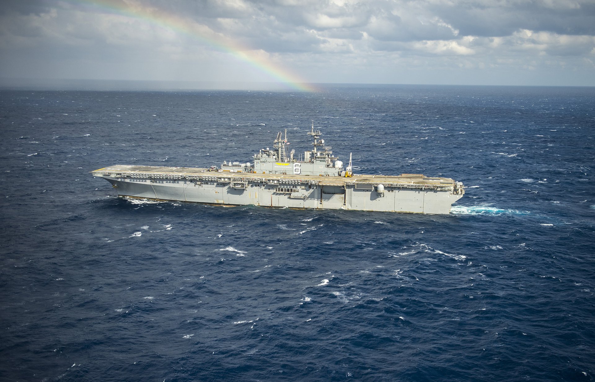 uss bon richard lhd-6 landung schiff meer regenbogen