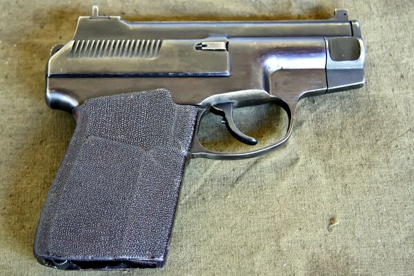 Arma. Sviluppo domestico pistola speciale BP-24