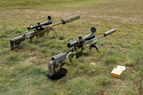 Rifles de francotirador en tiro de entrenamiento