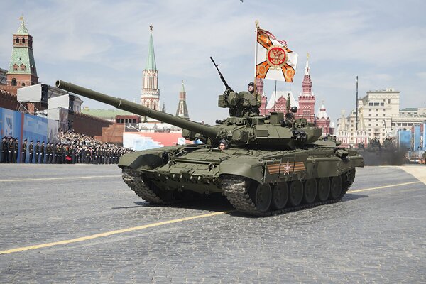 Tanque T-90 en el día de la victoria