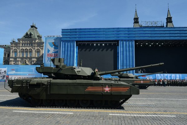 Gepanzerte Panzer auf dem Victory Square