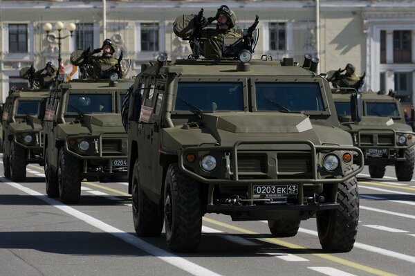 High-strength cars at the Victory Parade