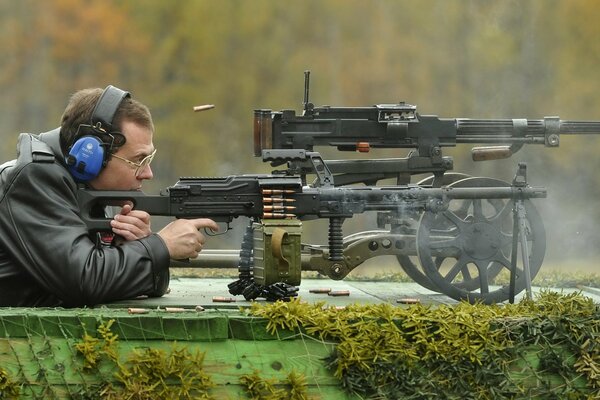 Bekannter Politiker schießt auf Deponie