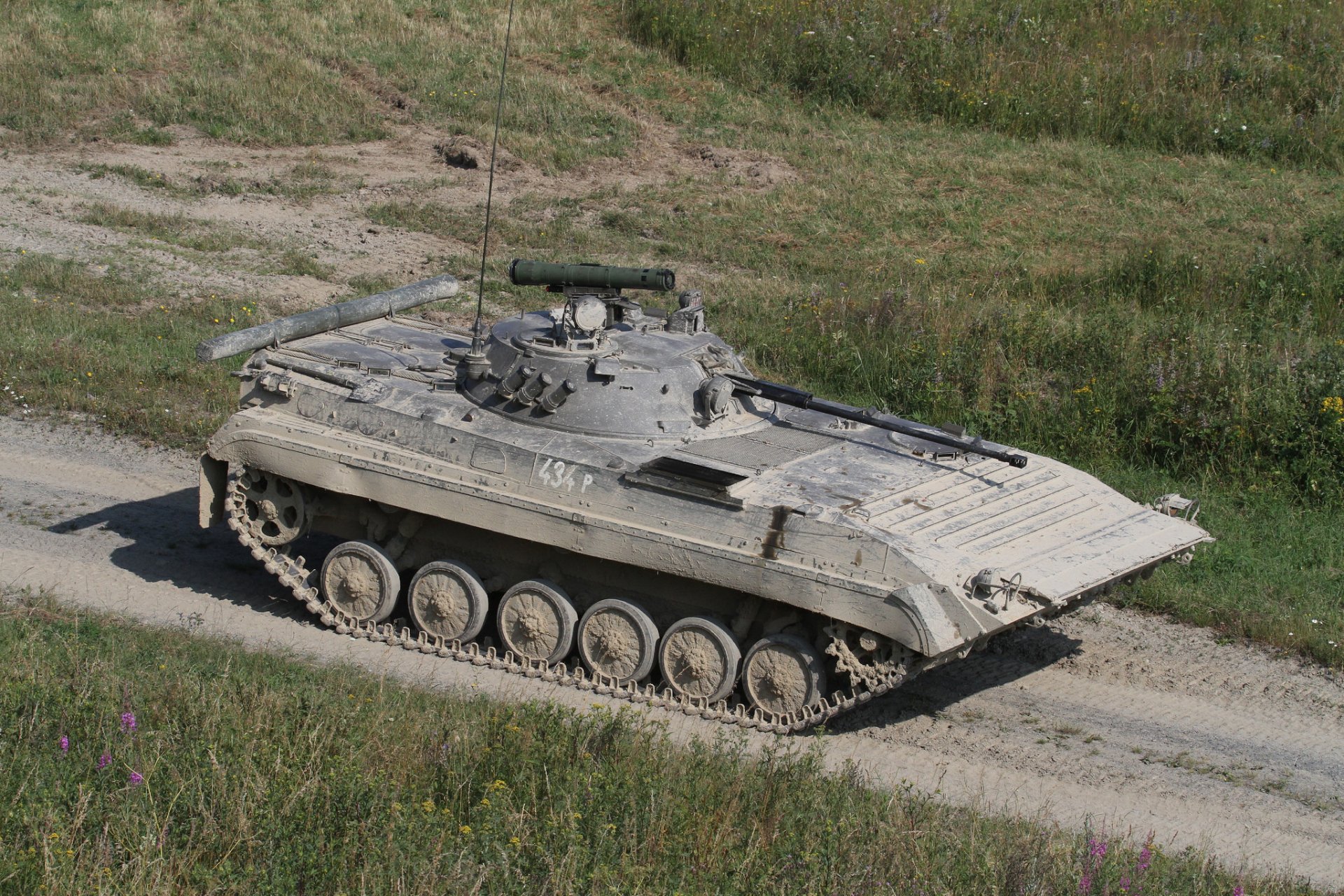 bmp-2 combat véhicule infanterie