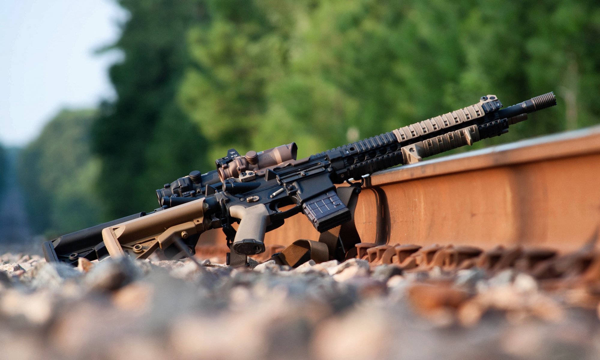 ar-15 assault rifle weapon rail