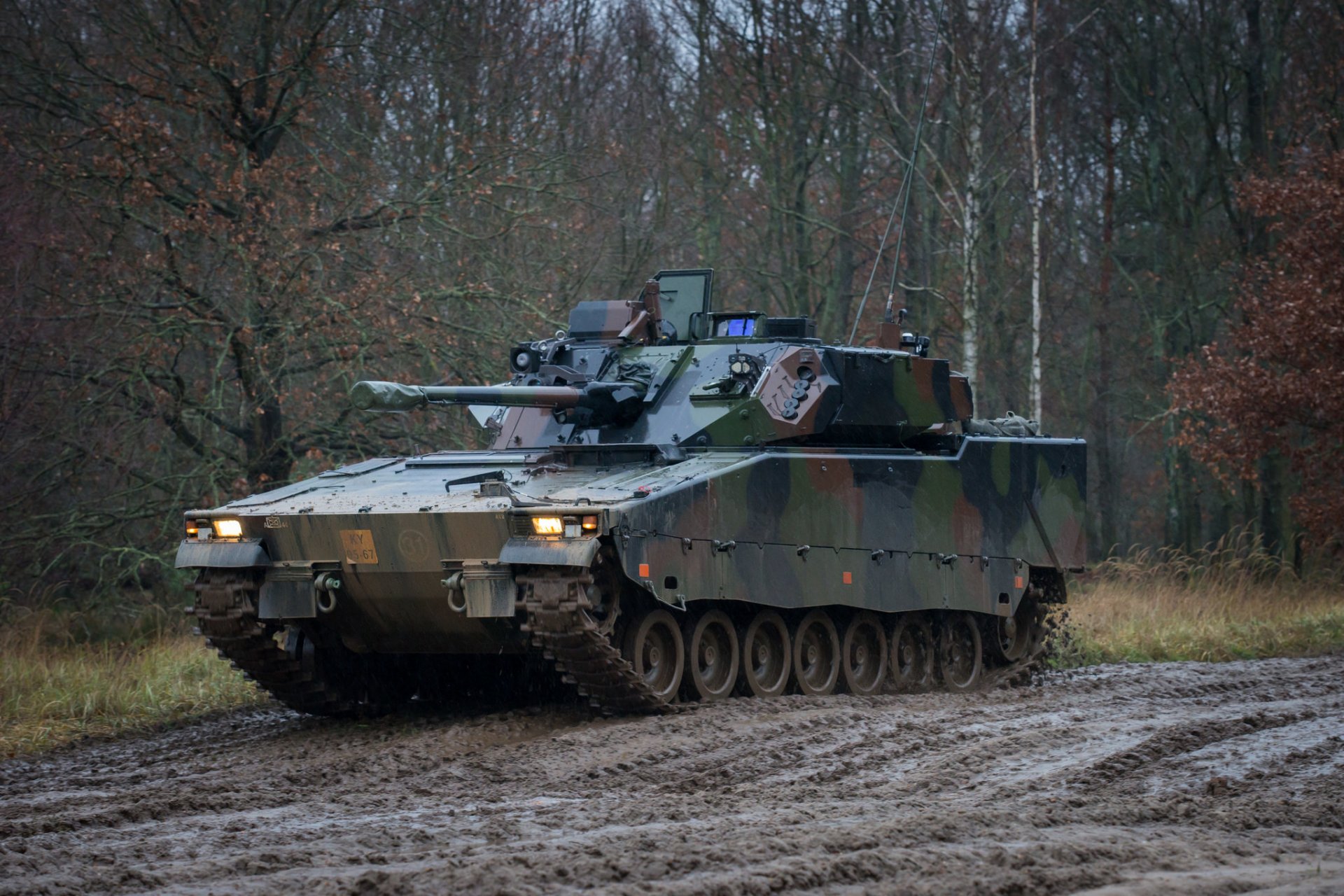 cv-9035 bojowy pojazd piechoty