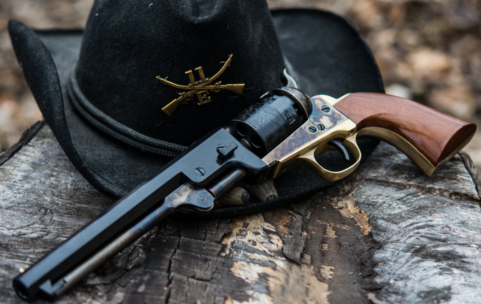 uberti replica asino 1851 revolver arma cappello