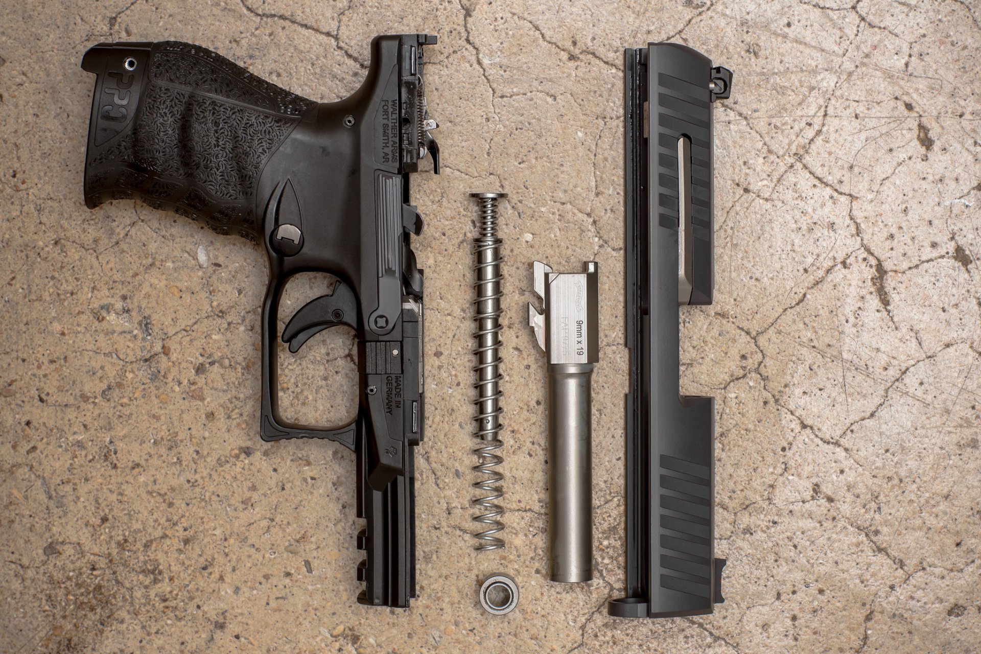 walther ppq semi-automatic gun details weapon