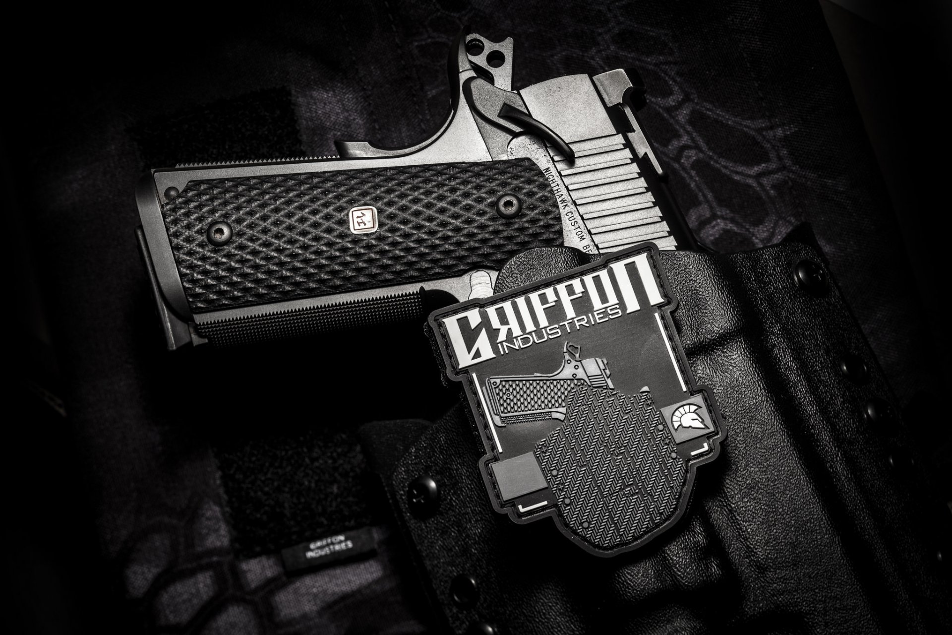 nighthawk sur mesure semi-automatique pistolet arme