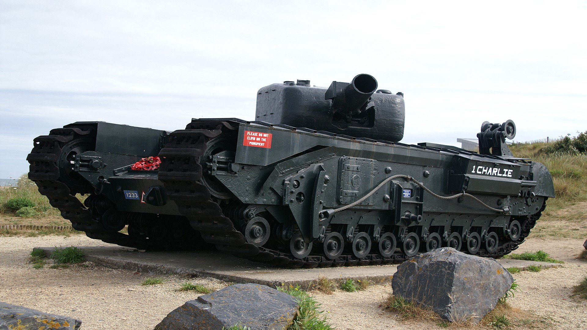 churchill mk vi kleine schwarze teufel panzer england denkmal haubitze langsam schwer gepanzert