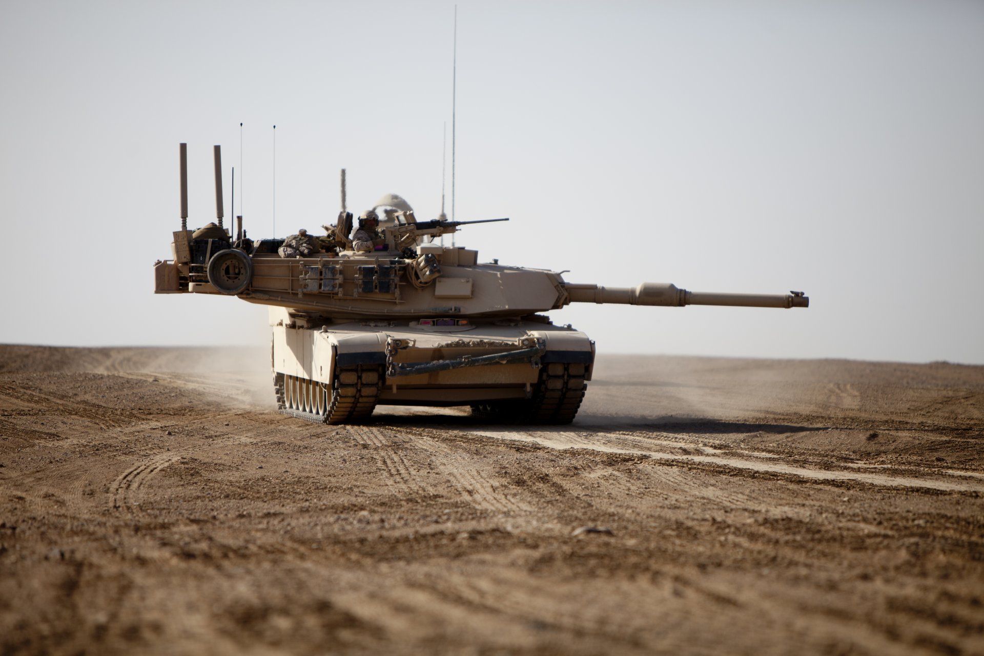 m1a1 abrams carro armato veicolo blindato deserto