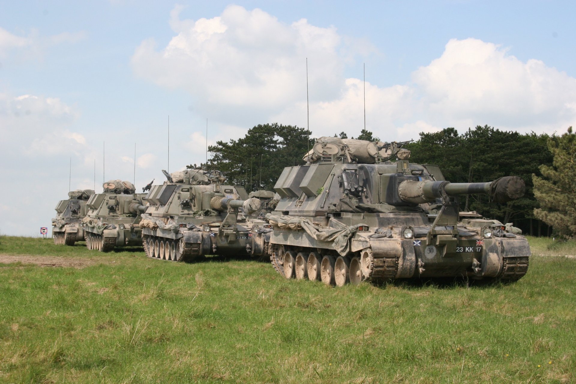 as-90 self-propelled howitzers the field forest