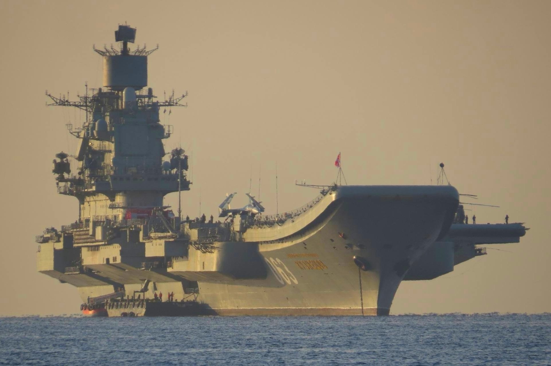 portaaviones almirante flota soviético unión kuznetsov pesado portaaviones crucero proyecto 1143.5 armada rusia urss norte flota mar océano sukhoi su-33 soviético ruso cubierta caza cuarta generación unión soviética