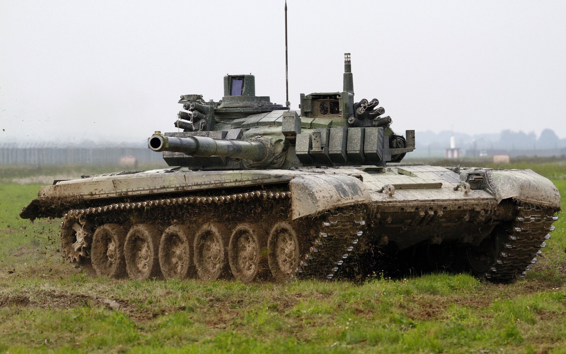 t-72 battle tank armored vehicle