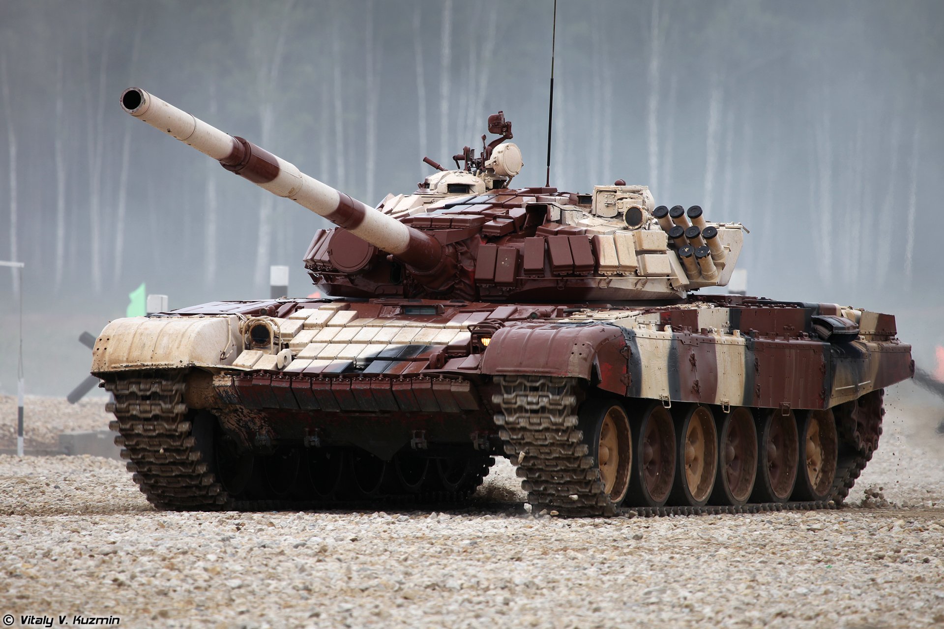 t-72 biathlon czołg czerwony