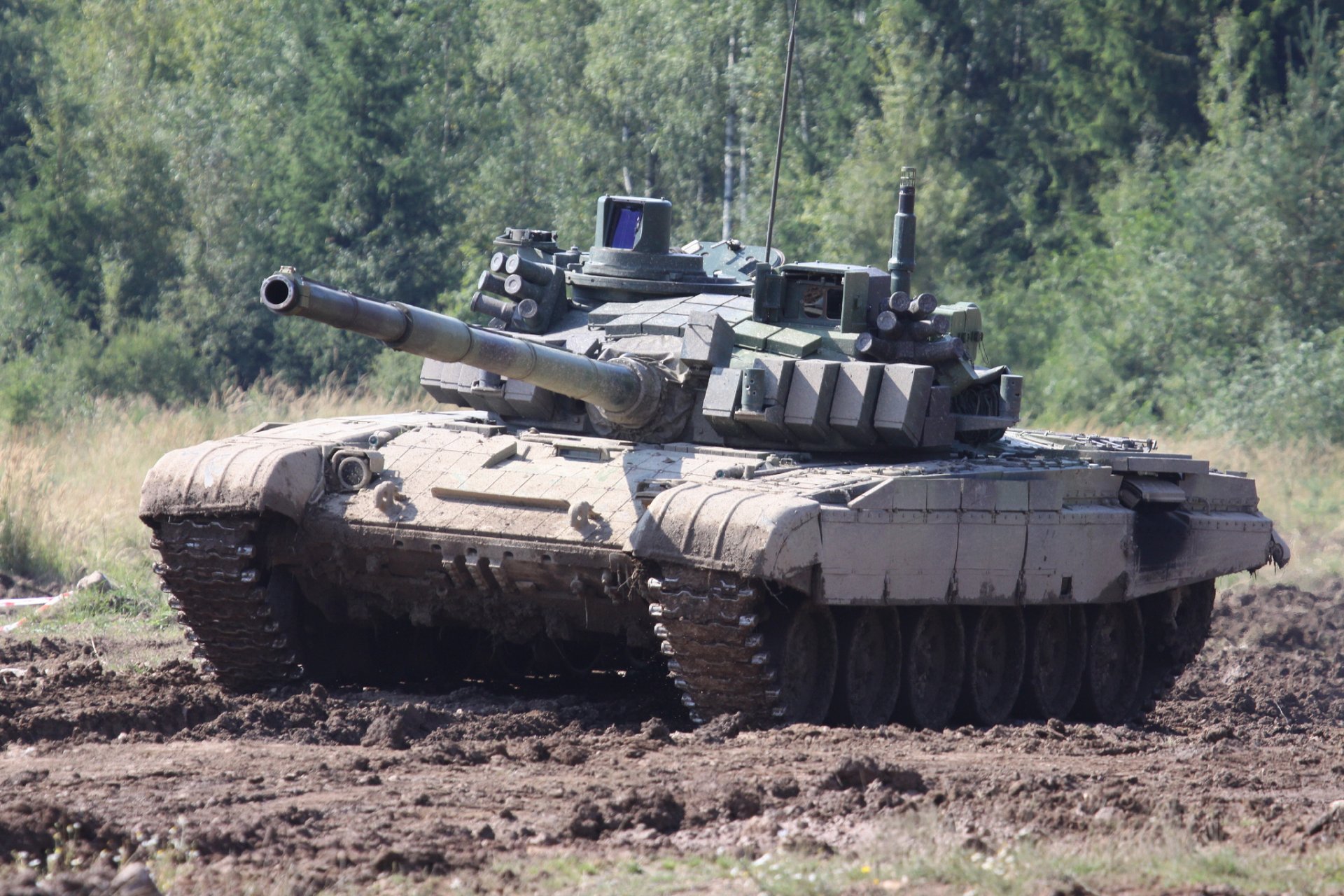 t-72m4 combat char boue véhicules blindés